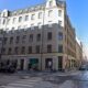 Får flytta in i Östermalmsfemma – efter 42 år i bostadskö